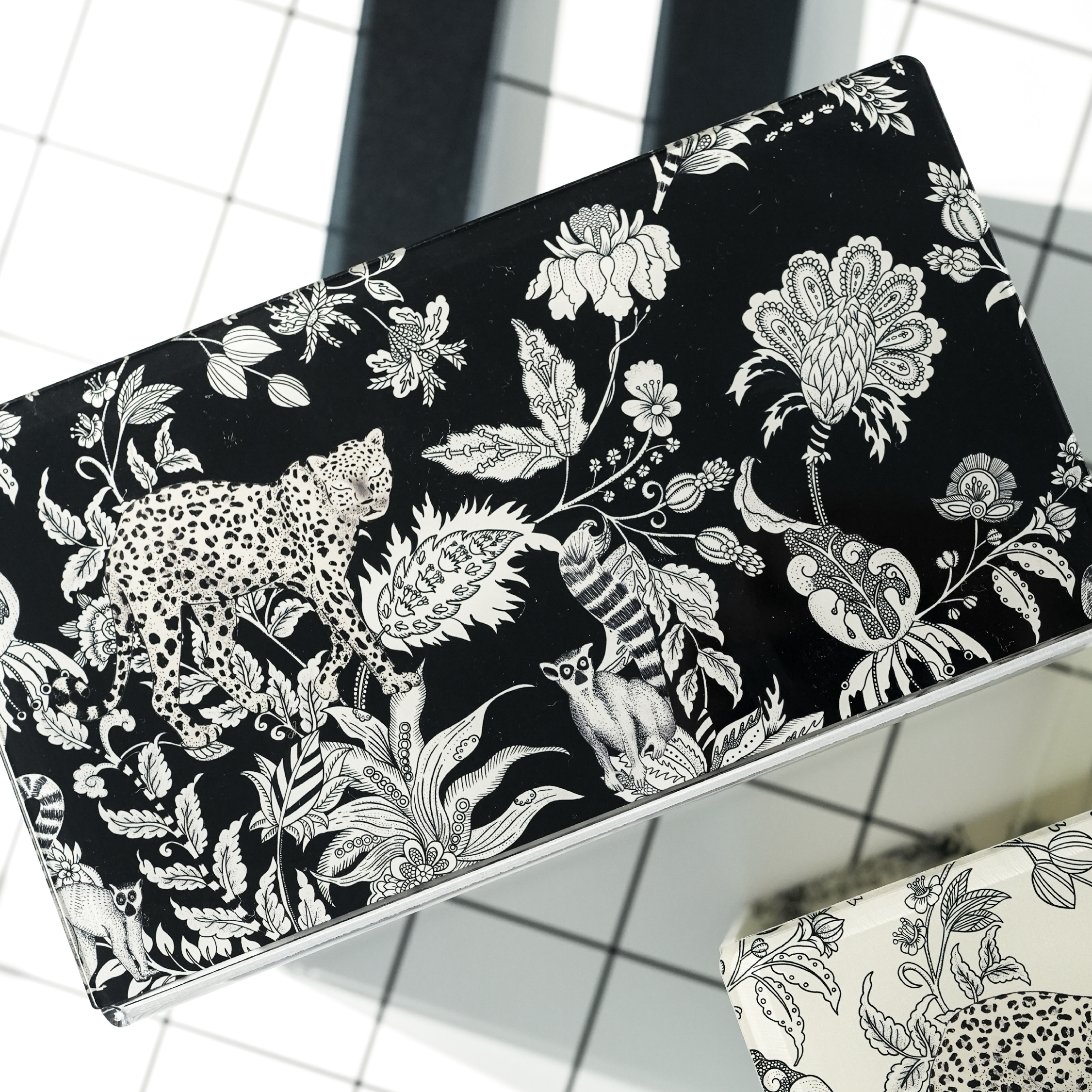 Notturno Noir - Hand Paper Towel Box