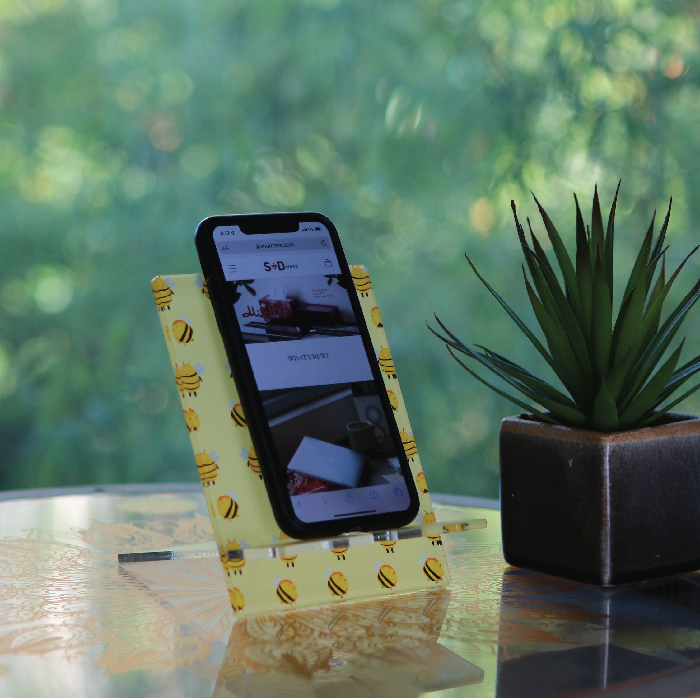 Bee Pattern - Gadget Stand