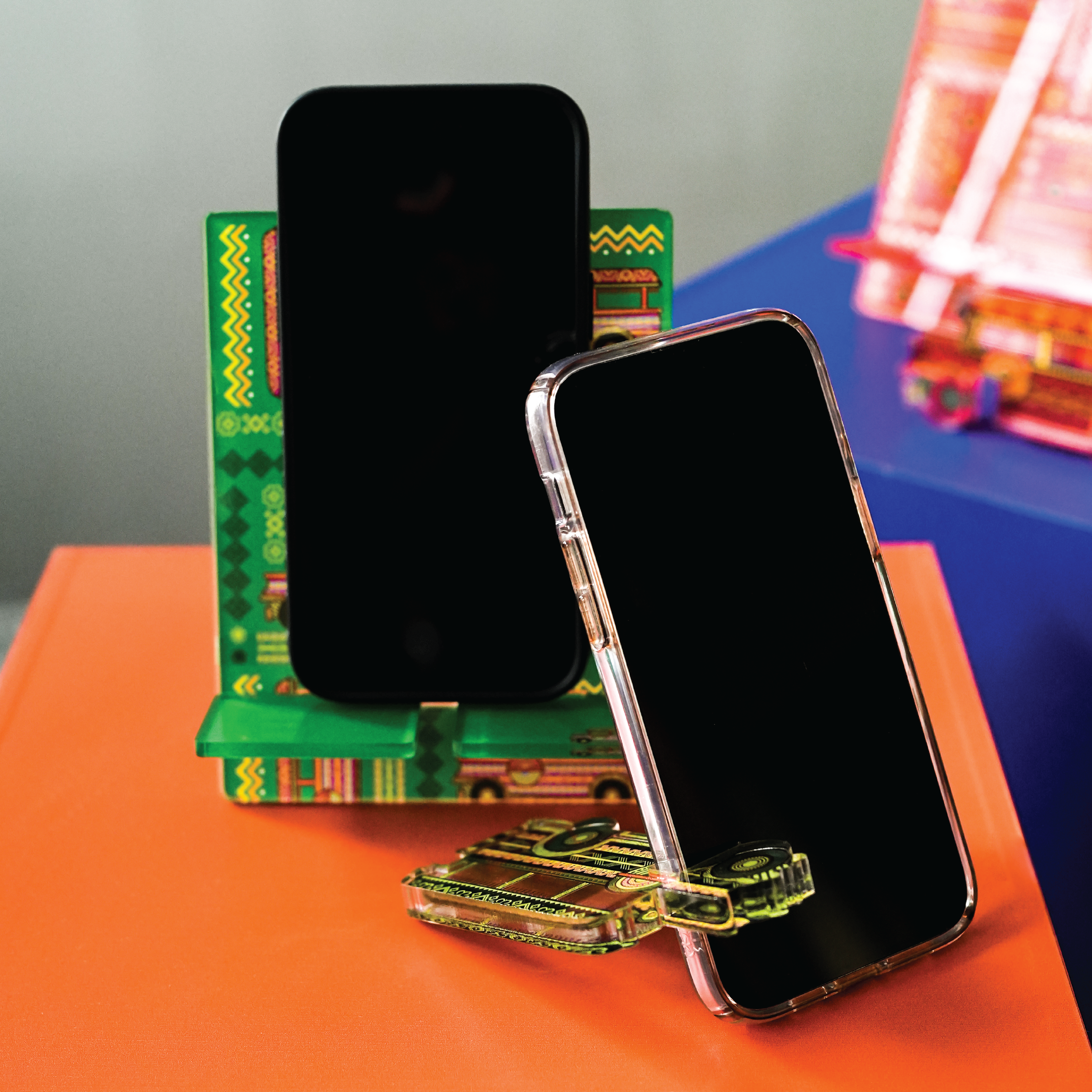 Sakay Bughaw - Gadget Stand