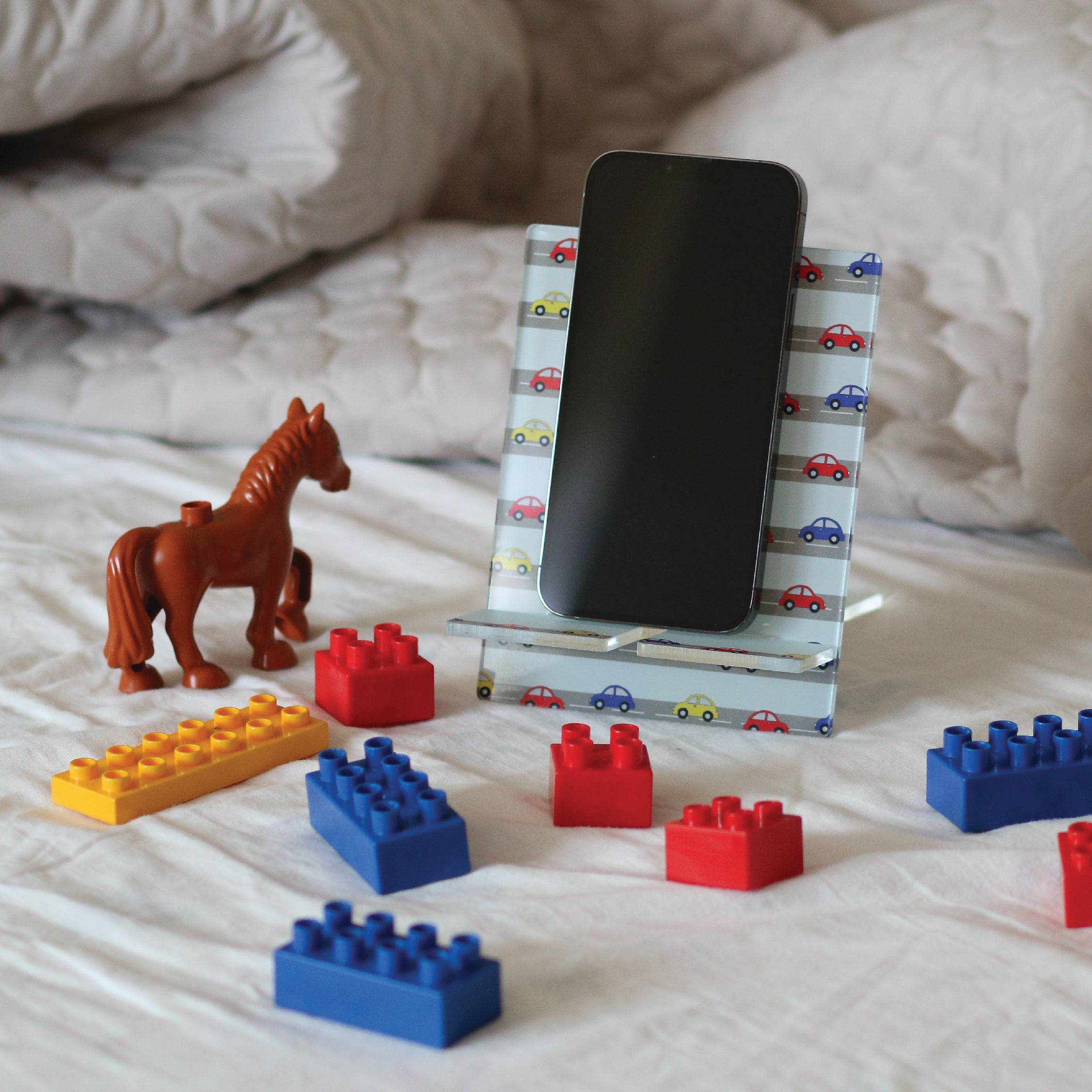 Car Pattern - Gadget Stand